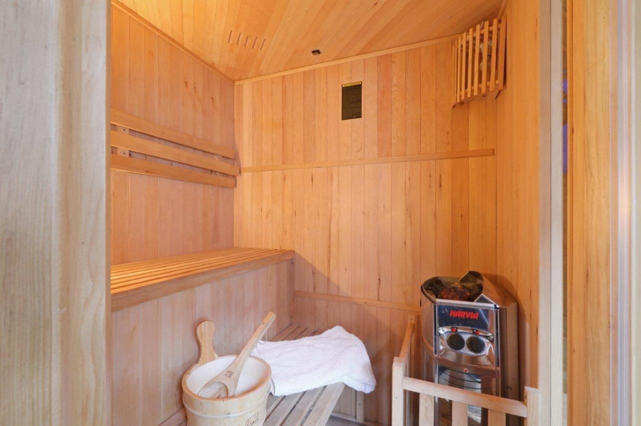 Seepark Kirchheim Ferienhaus Bei Anne Mit Sauna Exterior photo